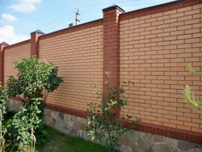 Кирпичный забор сплошной 80 метров фото в Горячем Ключе